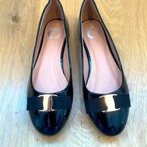 NEW Journee patent leather flats with bow accent size 7